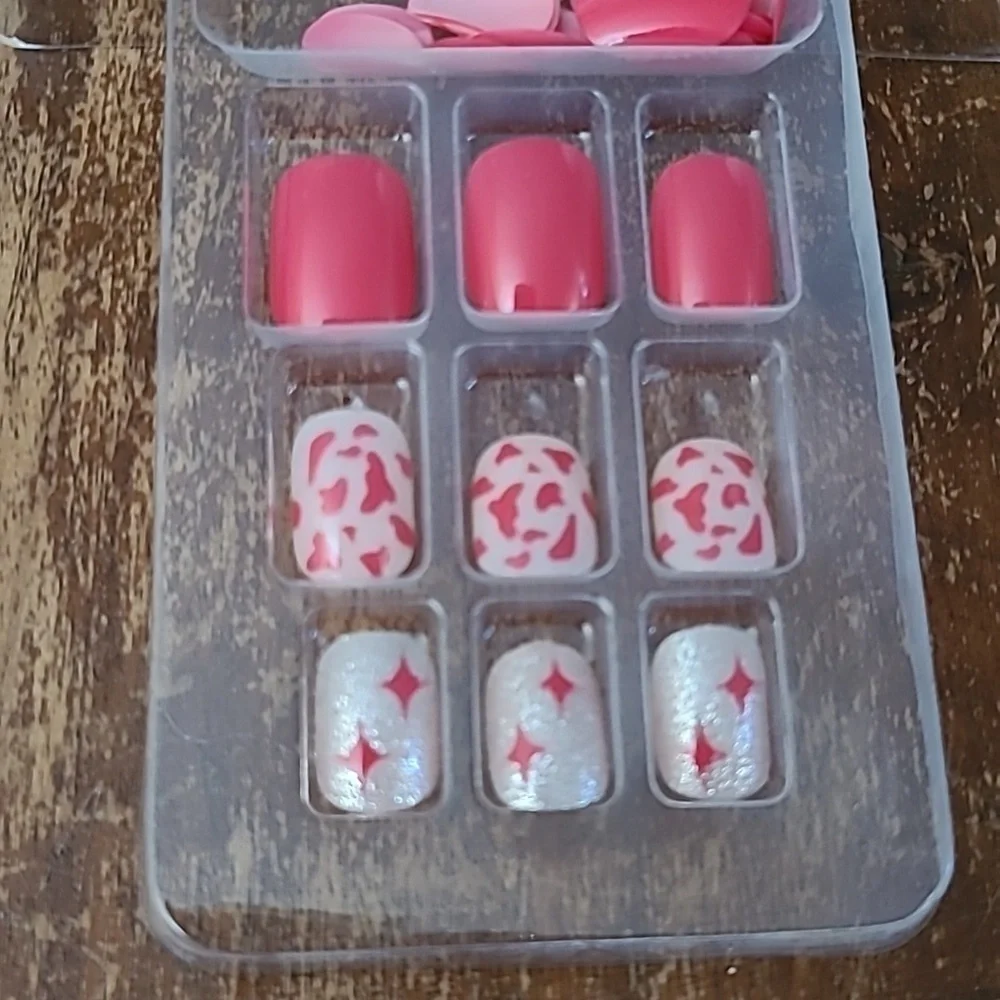 2/$16 Pink Stars Press On Nails